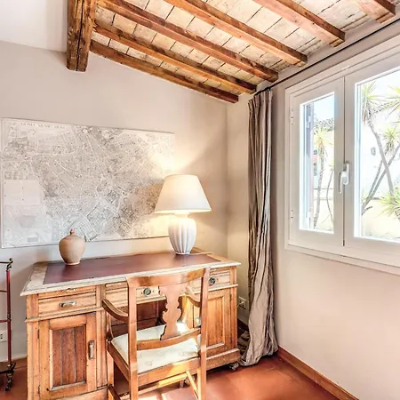 Апартаменты Frangipane Colosseum *