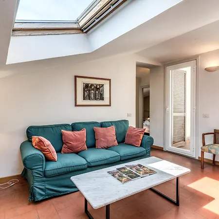 Апартаменты Frangipane Colosseum *