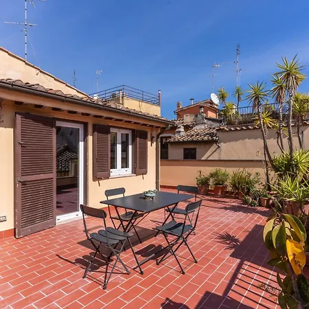 Апартаменты Frangipane Colosseum *