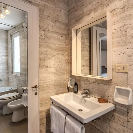 Frangipane Colosseum *